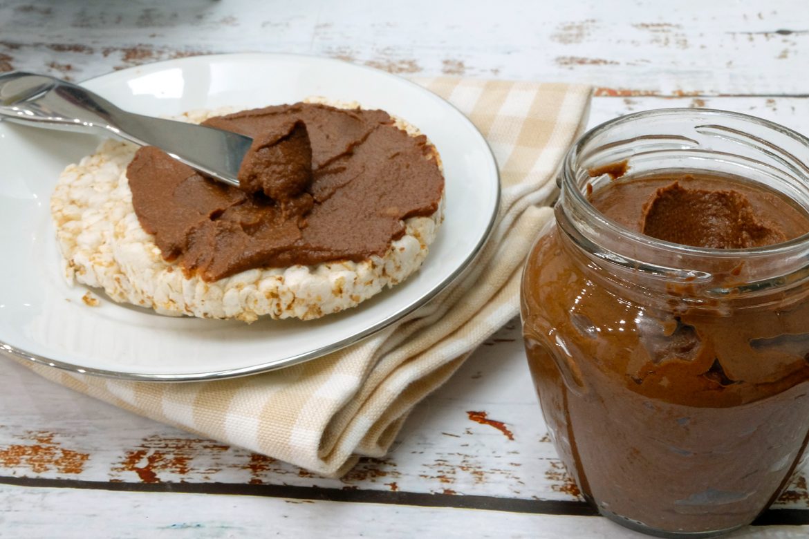 Featured Post Image - A recipe: homemade nutty cocoa spread